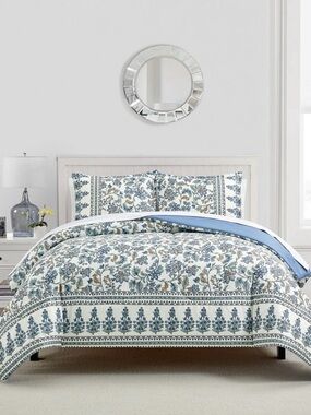 Fairfield  Square Floral Quilt Set in Blue and White.
